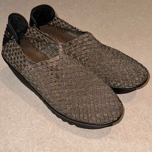 bernie mev. Women's Wedges in Brown and Black